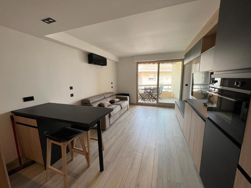 Le Diatomee - Rue Du Port Apartamento Cavalaire-sur-Mer Exterior foto